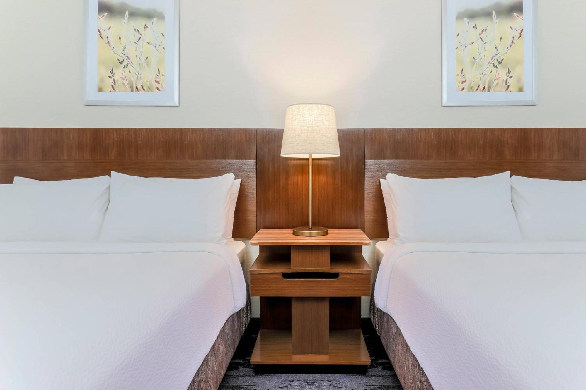 Hotel Fairfield & Westchase 3*