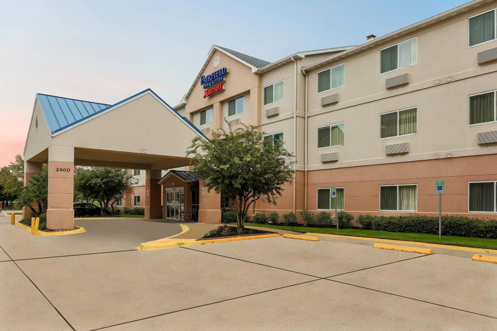 Hotel Fairfield & Westchase 3*